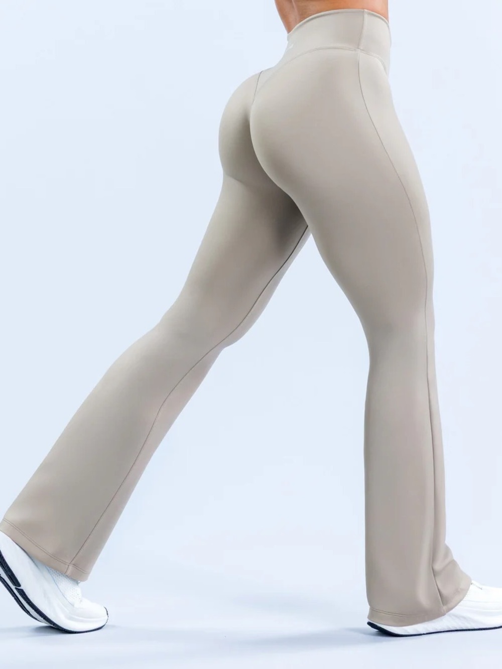 DFYNE x Hannah Pearson Flared Leggings